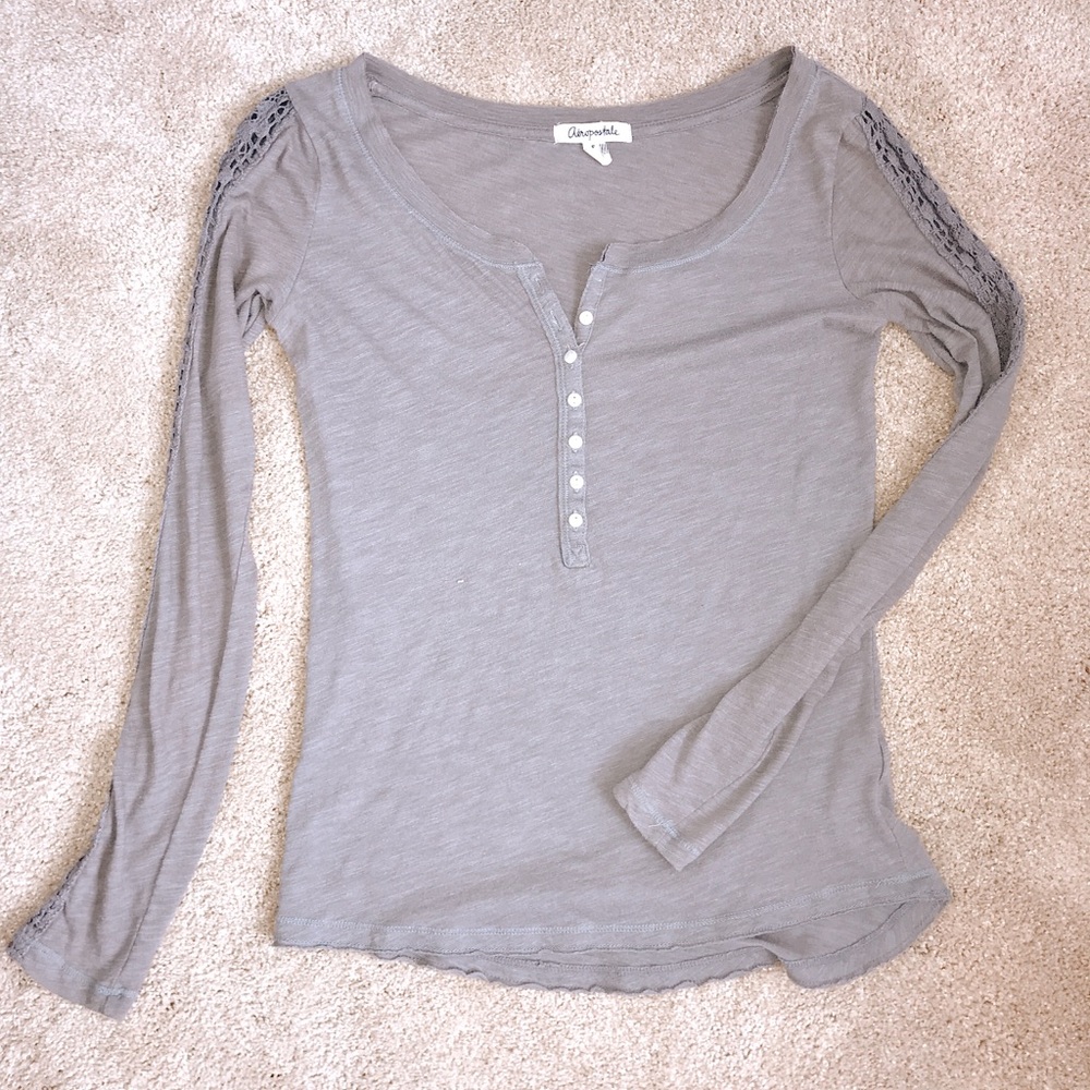 women’s long sleeved grey shirt